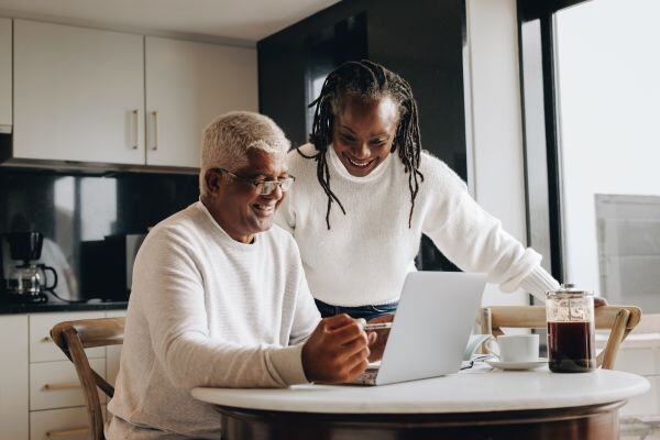 retirees shopping online